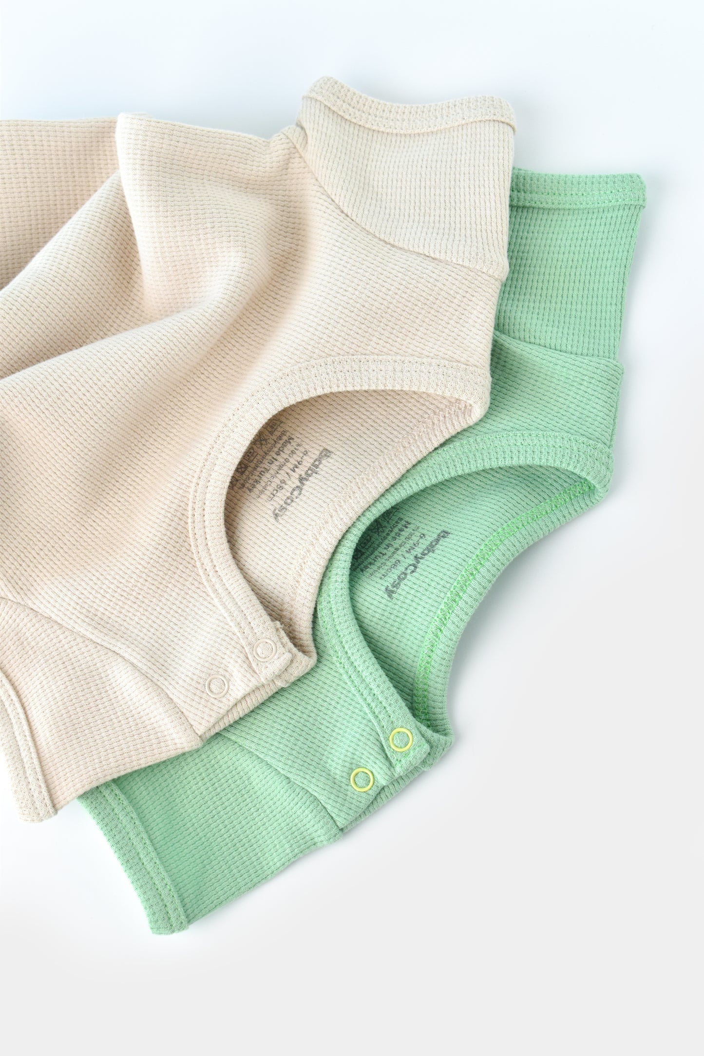 Set of 2 baby bodysuits - Green and Beige