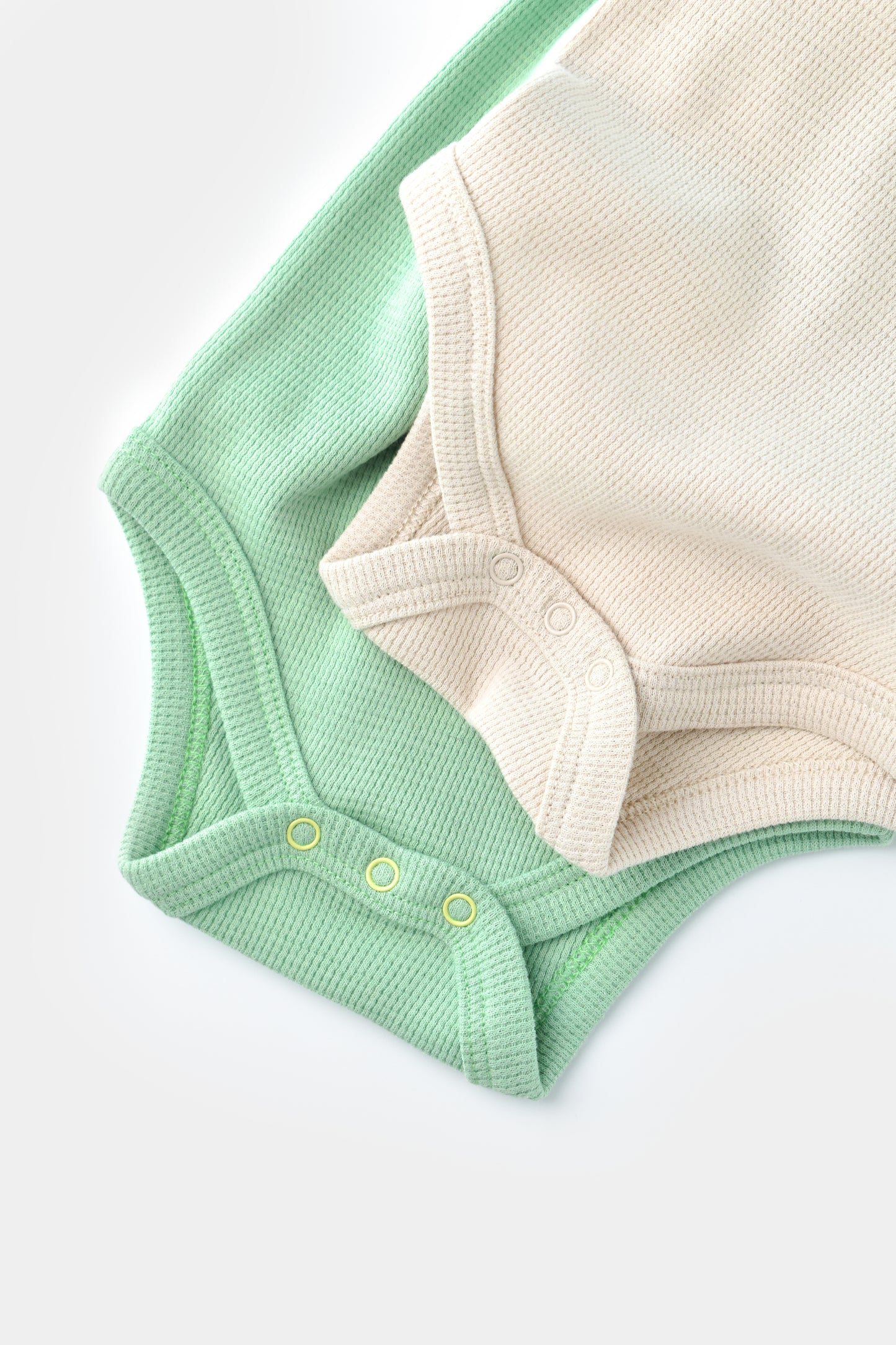 Set of 2 baby bodysuits - Green and Beige