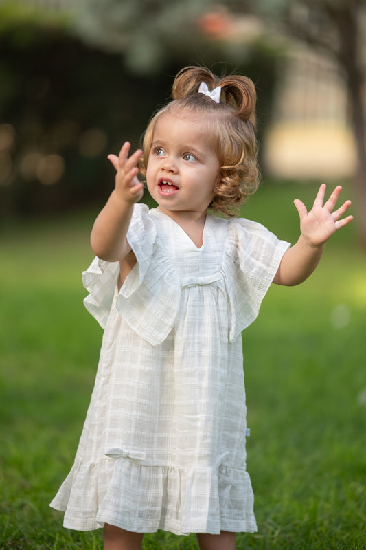 Vestido de linho com babados