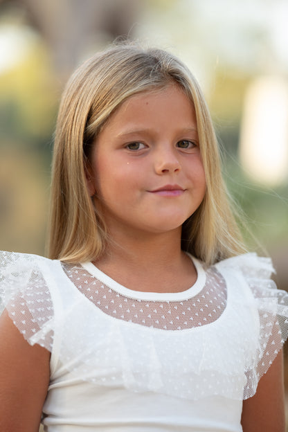 Camiseta con cuello de tul para niñas